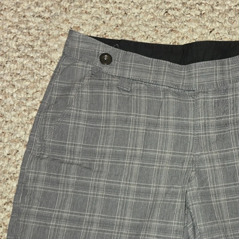 The North Face Bermuda Shorts Womens Size 4 Gray Plaid 100% Cotton Hiking Campin